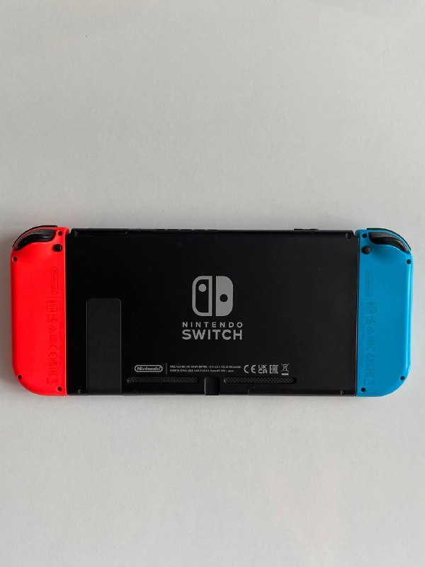Nintendo Switch V2 с комплектом и SD картой 128 GB 3