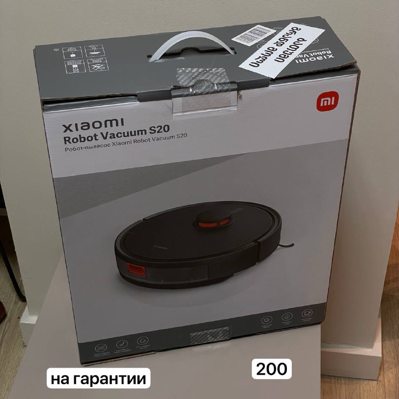 2 кепки, рубашка, свитер, спортивная куртка, кепка, сумка 6