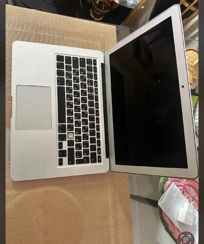 MacBook Air 2017, iPad mini 1