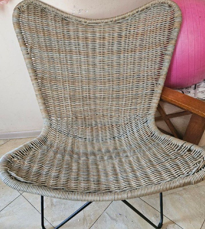 Стол Jusk, кресло Jusk, скамейка Jusk, столик IKEA, фонтан Jusk, светильник 4