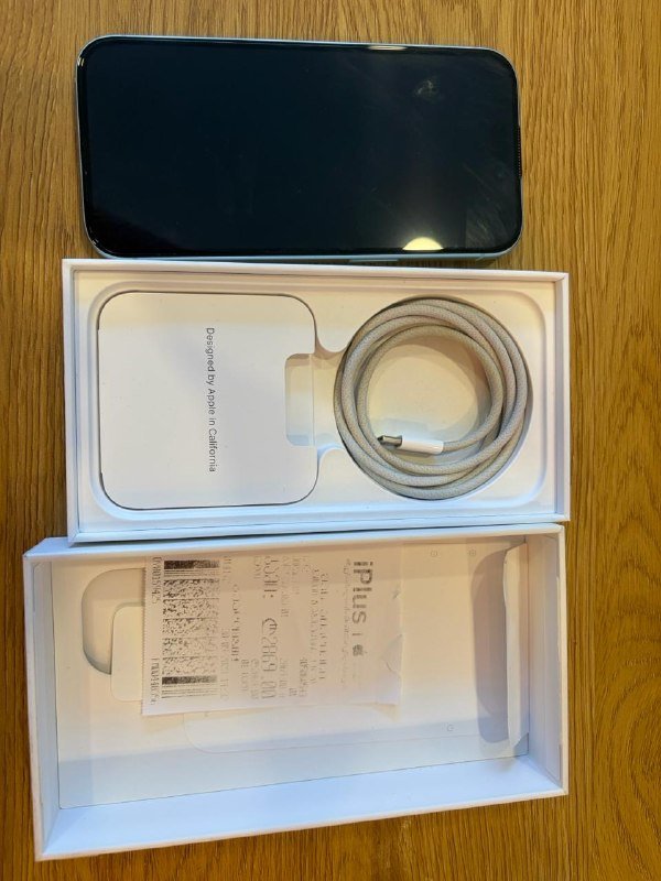 iPhone 15 128 Гб зеленый