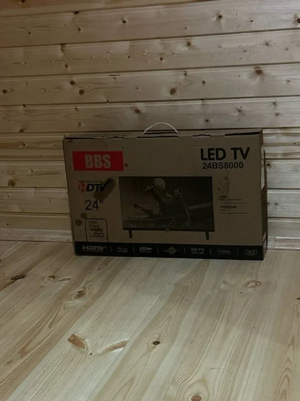 Телевизор LED TV 24"