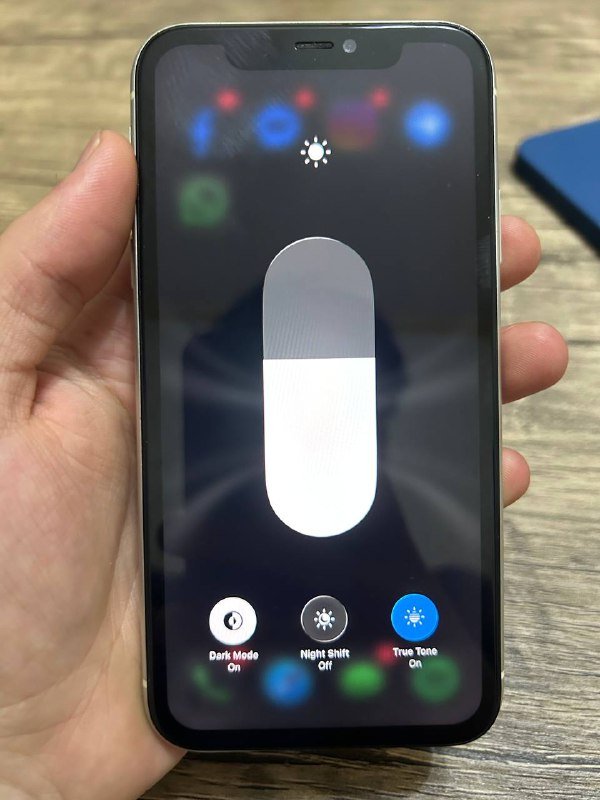 iPhone 11 White 64GB 4