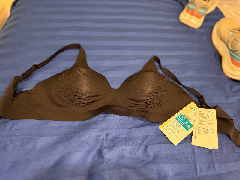 3D-маска для сна, Кепка с вышивкой, Очки Polaroid, Рюкзаки, Сумки, Джинсы, Бюстье, Футболка, Брюки, Юбка, Худи, Трекинговые кроссовки, Конверсы, Шлепки CROCS 6