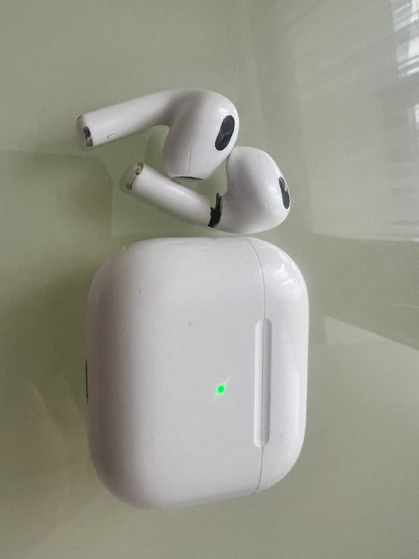 AirPods один наушник сломанный