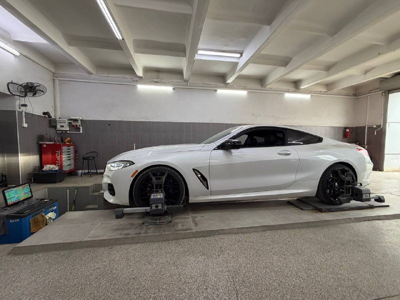 BMW 840i 4