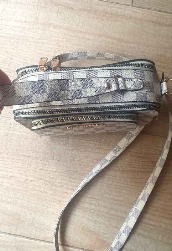 Сумочка, свитшот Adidas, кофта Zara, джинсы GUESS, юбка BERSHKA 2