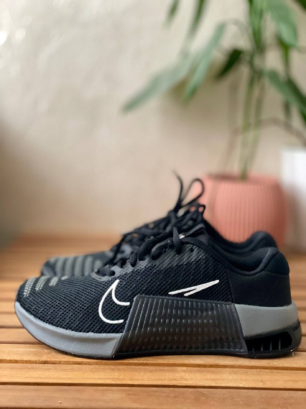 Кроссовки Nike Metcoon 9 новые 38 размер