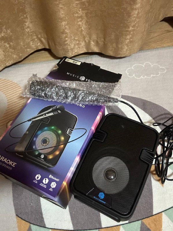 Портативная колонка с микрофоном