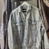 Джинсовка Stradivarius, брюки вельветовые Mango 1