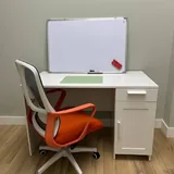 Стол IKEA, офисное кресло 1