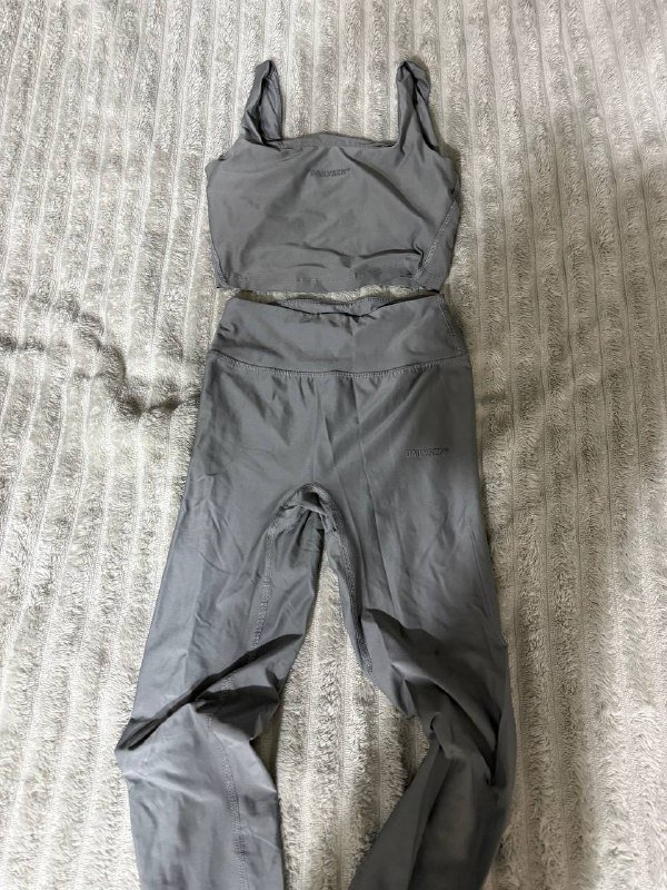 Женская одежда от 10 до 30 лари 8