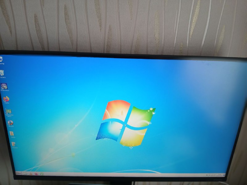 ПК Core i5 750, GeForce GTS 250, Samsung Space Monitor 32" 4K UHD 3