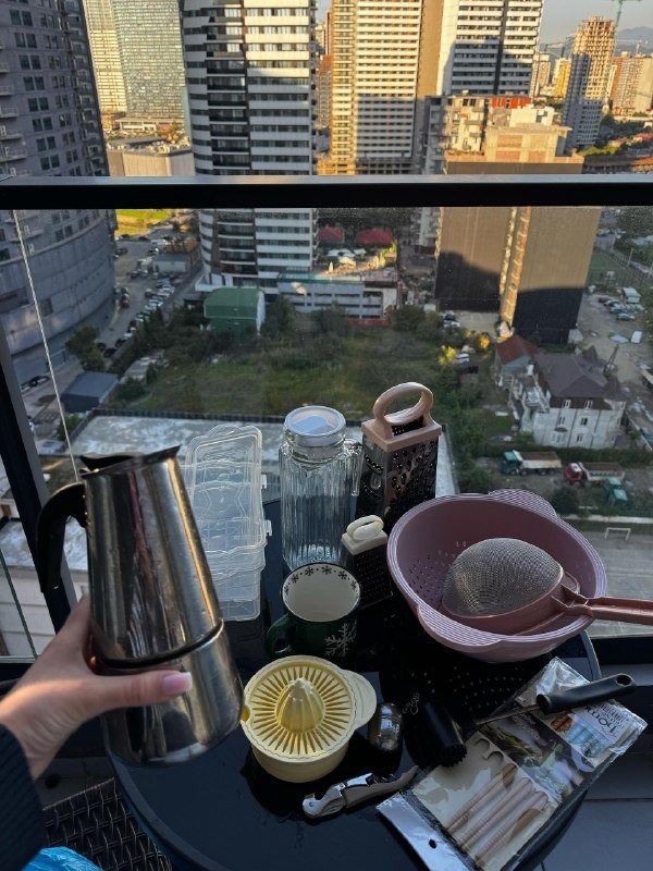 весы напольные, утюжек для волос, коврик для йоги, кухонный инвентарь, микрофон, сушилка для обуви, штатив, надувной круг 4