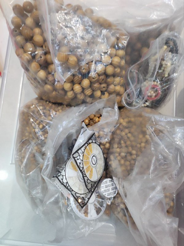 Коробка деревянных бусин разного диаметра 2