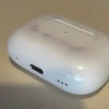 Apple AirPods Pro 2 with MagSafe Case 3