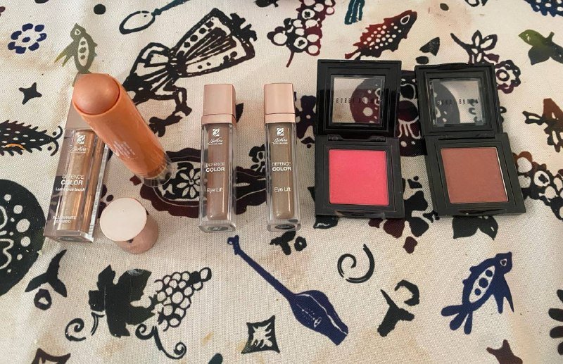 Хайлайтер BioNike, Румяна BioNike, Жидкие тени BioNike, Румяна Bobbi Brown