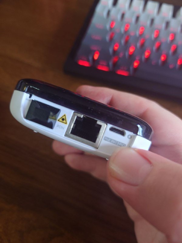 Ubiquiti UF-Loco GPON Fiber Modem with mounting bracket 2