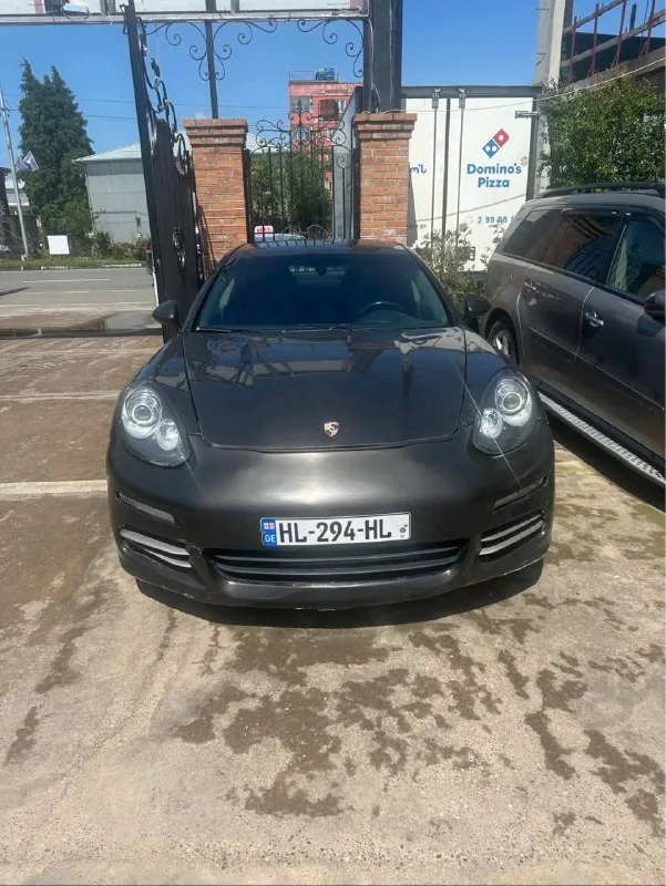 Porsche Panamera 2012 1