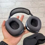 iPhone 14 Pro, AirPods Max 9