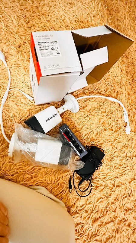 PoE свич Hikvision