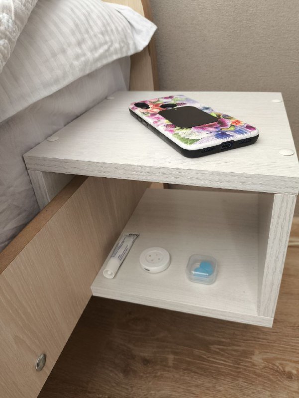 Прикроватный столик полка 25х25х18 см