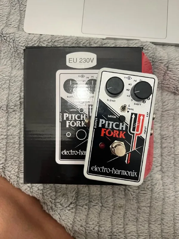 Педаль Electro-Harmonix Pitch Fork