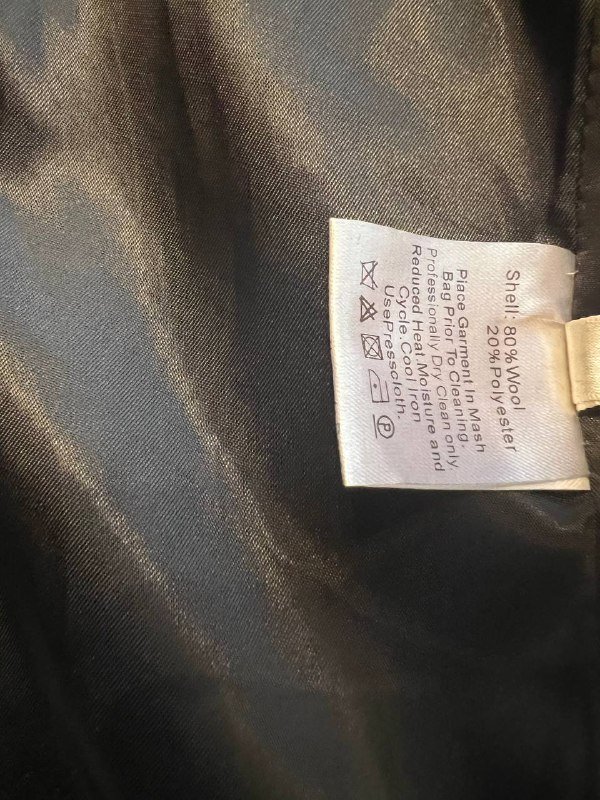 Женское пальто с большими пуговицами 4