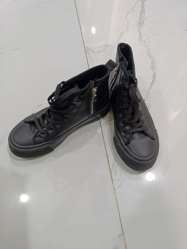 Итальянские ботинки, утеплённые кеды Converse и кожаные кеды 10