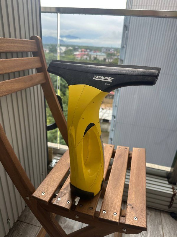 Стеклоочиститель Karcher WV50 с зарядным устройством