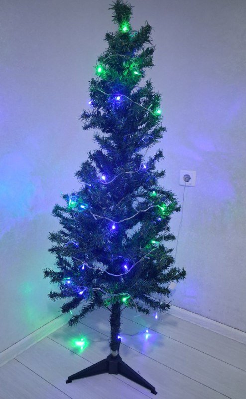 Искусственная ёлка высотой 1.5 м 3