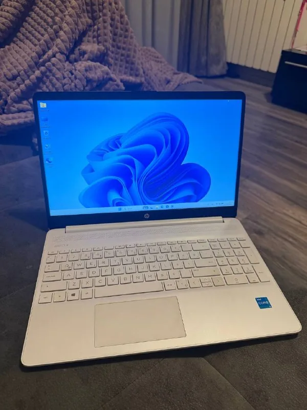 HP 15s-fa2046nt ноутбук 1
