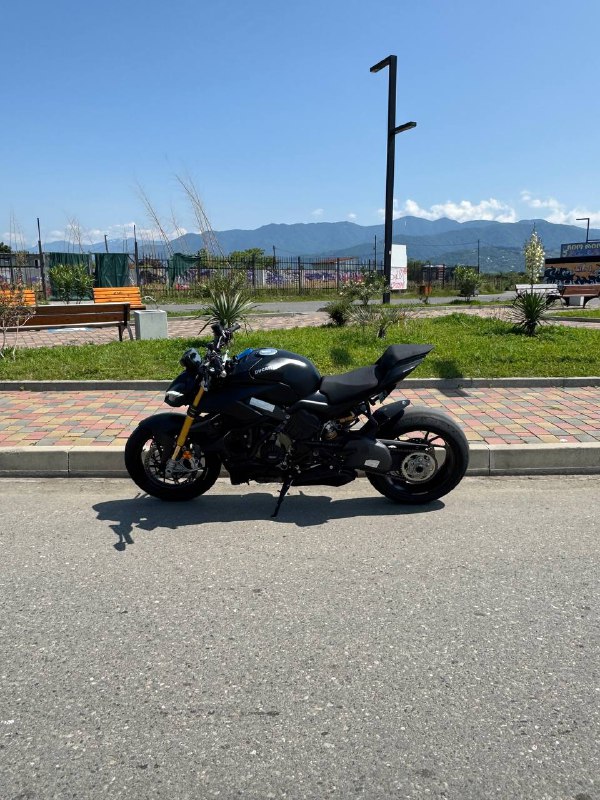 Ducati Streetfighter V4S 2022 6