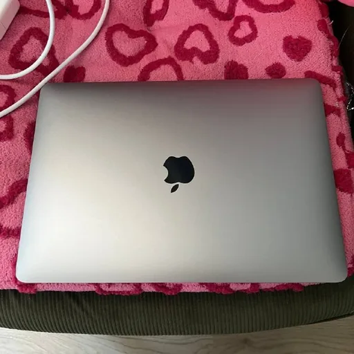 MacBook Air M1 8/512
