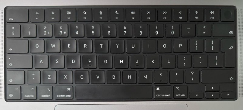 MacBook Pro M1 16 дюймов, 16 GB RAM, 1 TB SSD 4
