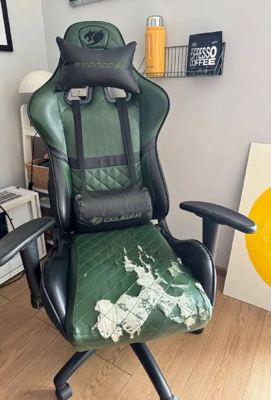 Игровое компьютерное кресло