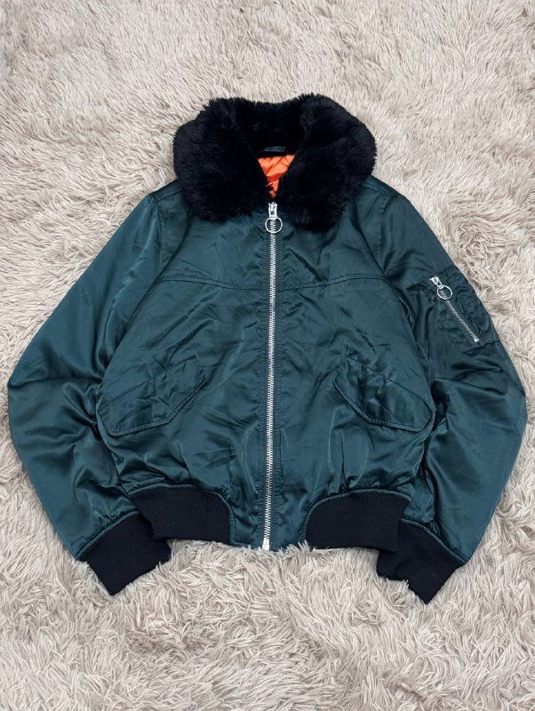 Женская куртка размер S