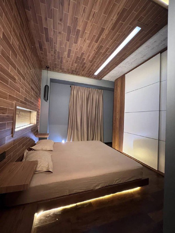 Большой шкаф с двумя дверями 2