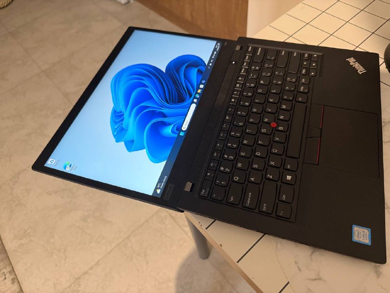 Ноутбук Lenovo t490 i5 16GB 512GB SSD 3