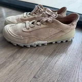 Женские кроссовки Vivobarefoot 37 размер 3