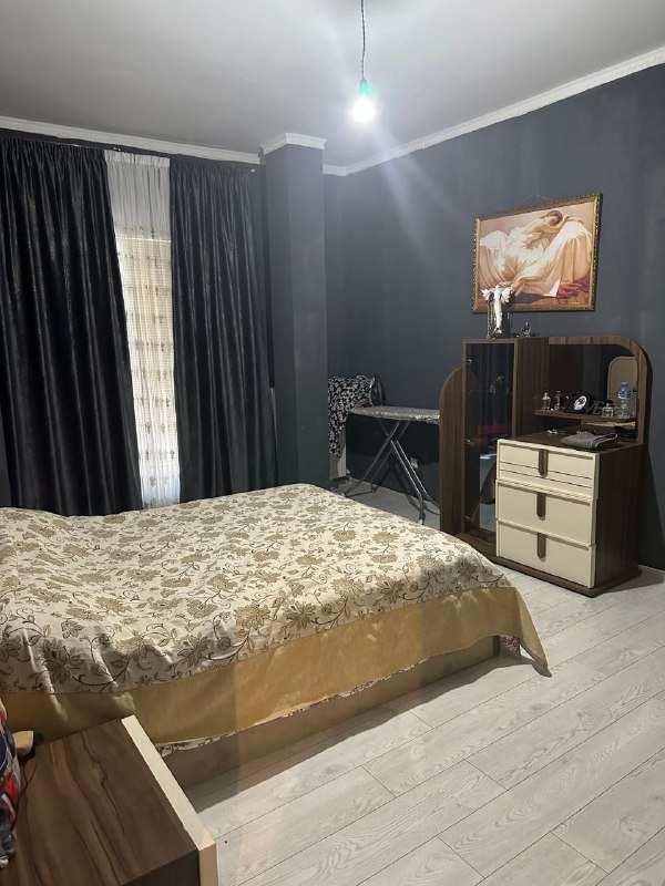 Дом 5 спален с подвалом, земельным участком 10