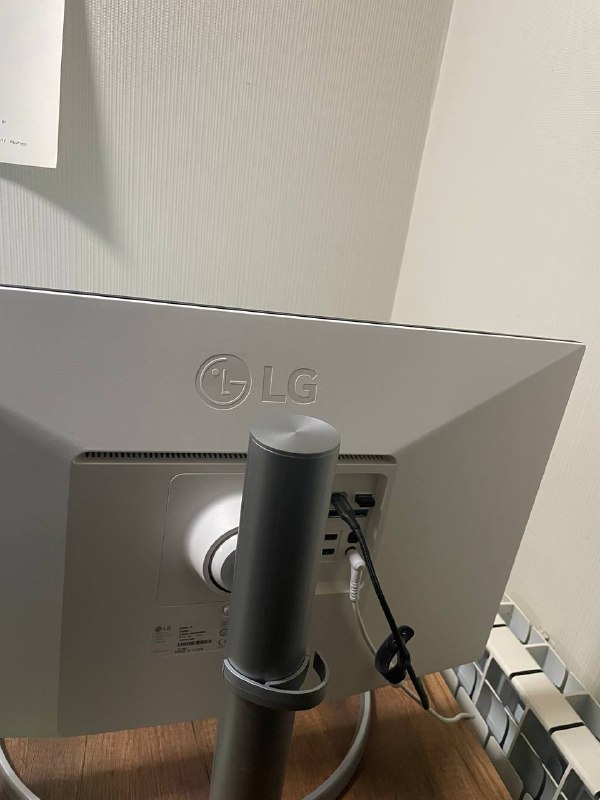 Монитор LG 27up550-w, Кроссовки Reebok 43, Подставка для ноутбука, Упоры для отжиманий, Увлажнитель воздуха 2