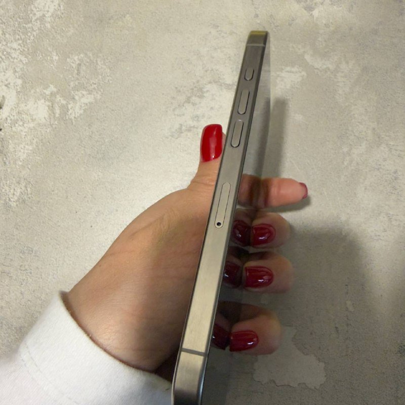 iPhone 15 Pro 128 GB 4