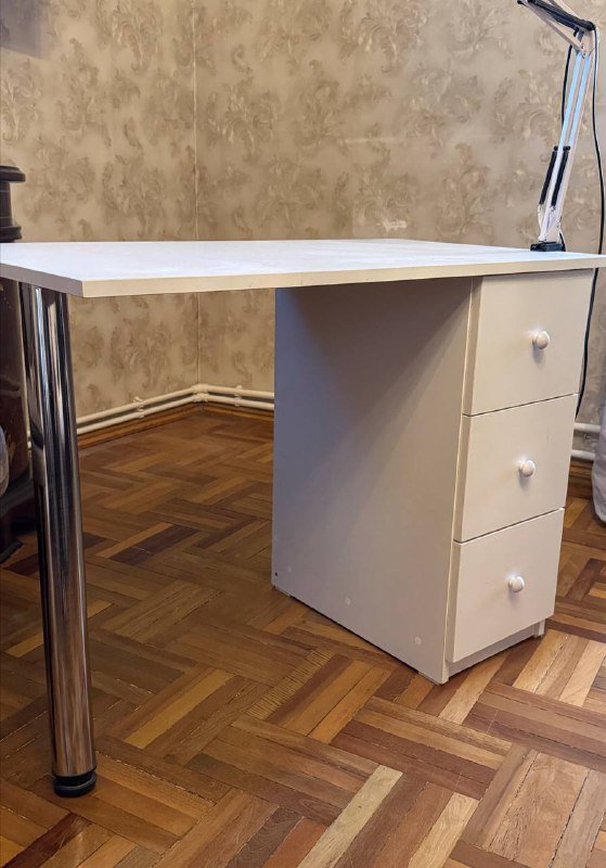 стол маникюрный 2