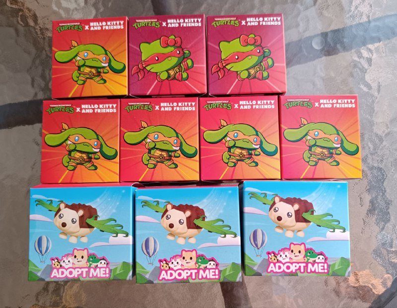 Фигурки из McDonald's Hello Kitty, Adopt me!, Tiny Tan 2