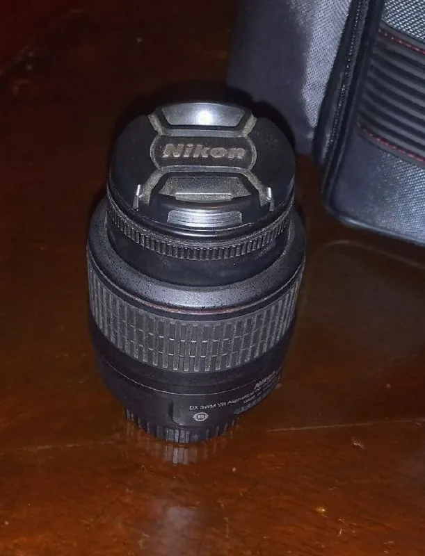 Объектив Nikon 18-55 мм 1