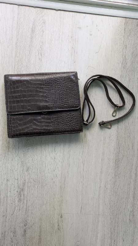 Стильная сумка с тиснением под крокодила 1