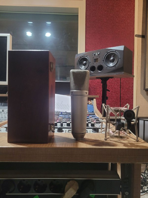 Neumann U87 Ai микрофон 4