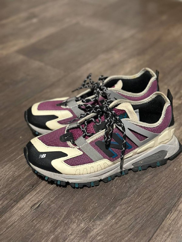 Сандали Dr. Martens, Сандали Reebok beatnik, Кроссовки Jordan, Кроссовки New Balance 4