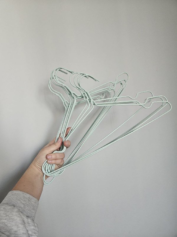 Металлические вешалки светло-зеленые, зеленые, розовые 2